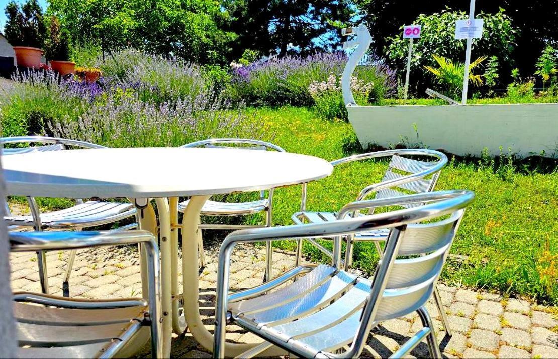 Dreamly Suites Oslip Esterno foto